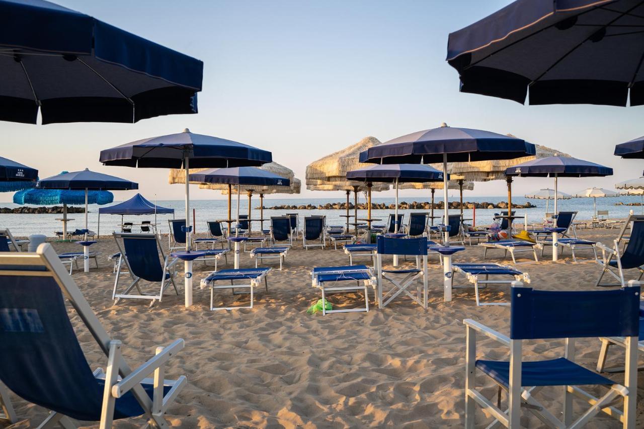 Hotel Mare Blu Francavilla Al Mare Exterior foto