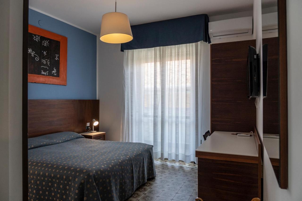 Hotel Mare Blu Francavilla Al Mare Exterior foto